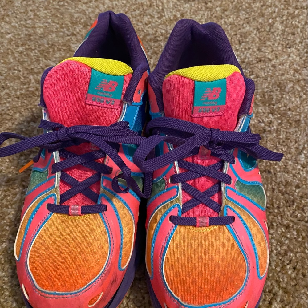 colored tennis shoes